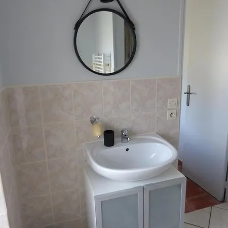Jolie Maison Pour 4 A 6 Personnes * Ellon