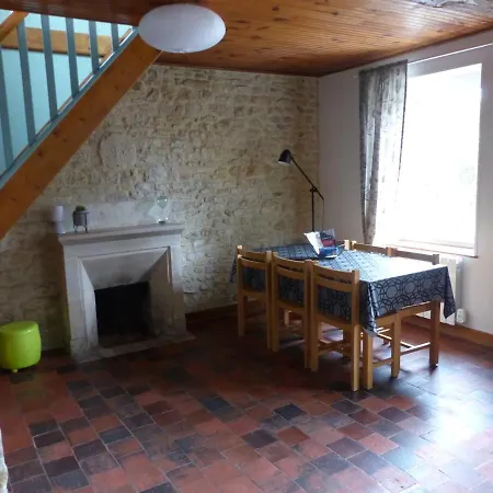 Jolie Maison Pour 4 A 6 Personnes *