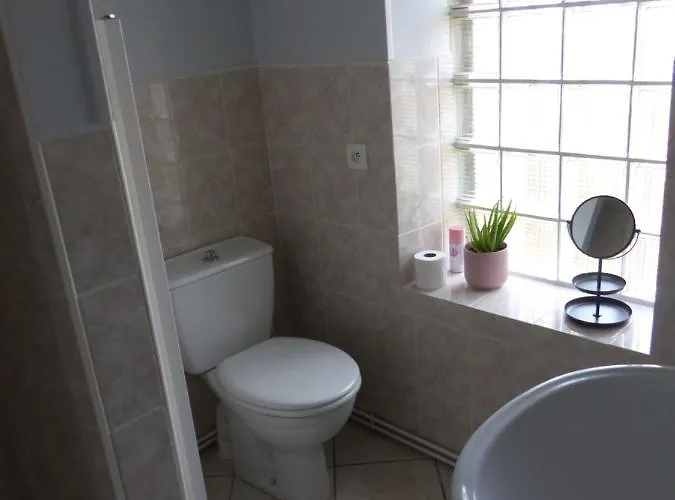 Jolie Maison Pour 4 A 6 Personnes *